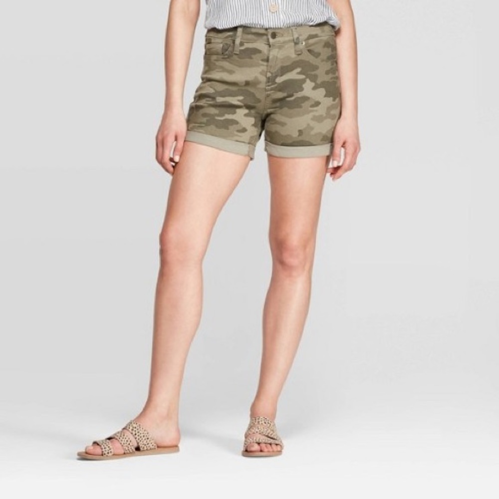 Women’s High-Rise Camo Print Midi Jean Shorts